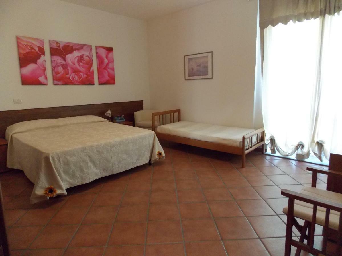 La Casa Di Sofia - Casa Vacanza Monterosi Bagian luar foto